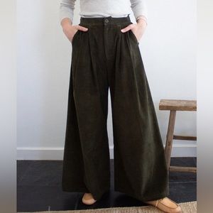 Esby Nadia cords in spruce, size 10